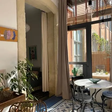 Un Oasis Au Coeur De La Vieille Ville, Classe 4 Etoiles Apartmán *