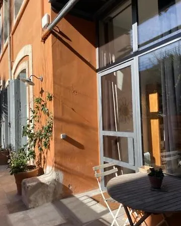 Un Oasis Au Coeur De La Vieille Ville, Classe 4 Etoiles *